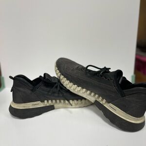 Ecco Men's Black and White Sneakers